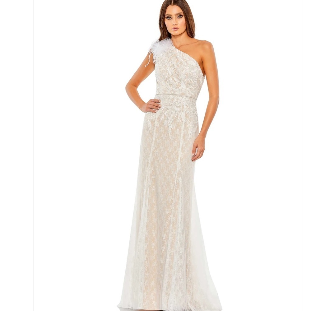 NWT Mac Duggal Lace Embellished Feather One Shoulder Ivory Gown w/ Beaded Belt 6